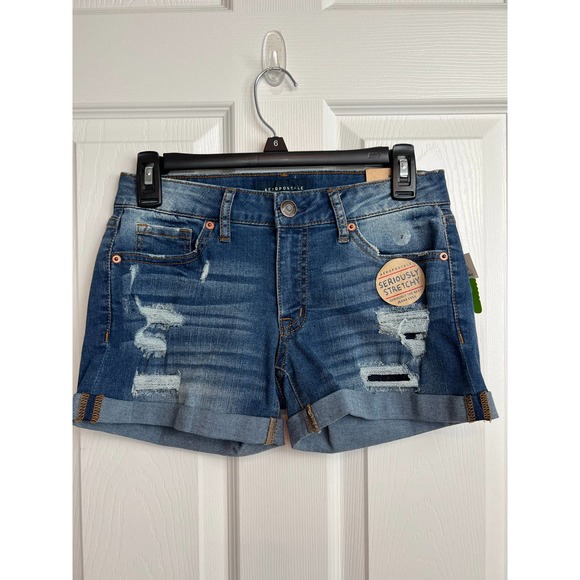 NEW Aeropostale Midi Shorts Distressed Denim Stretch Size 2 - Picture 1 of 11